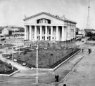 В 1958 году открылось новое здание Калужского областного драматического театра