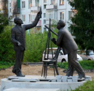 Скульптура «Циолковский и Королев»
