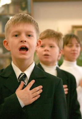 Федеральное Минобрнауки положительно оценило калужскую инициативу петь гимн в школах