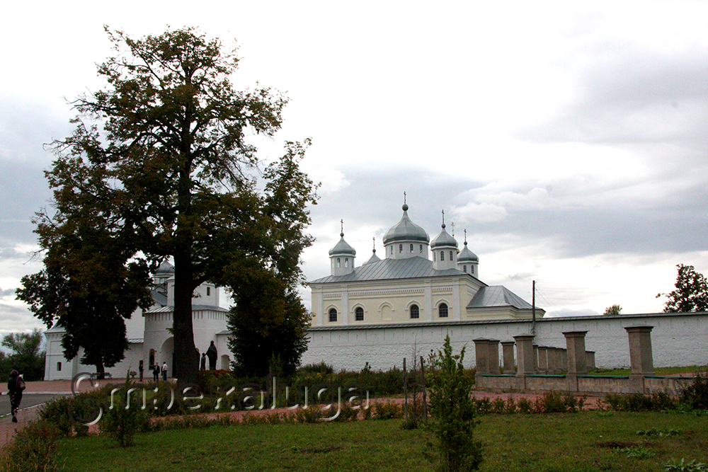 ТИЦ «Калужский край» в мае приглашает в Мещовский мужской монастырь, Музей мусора «Му-Му» и Парк птиц «Воробьи»