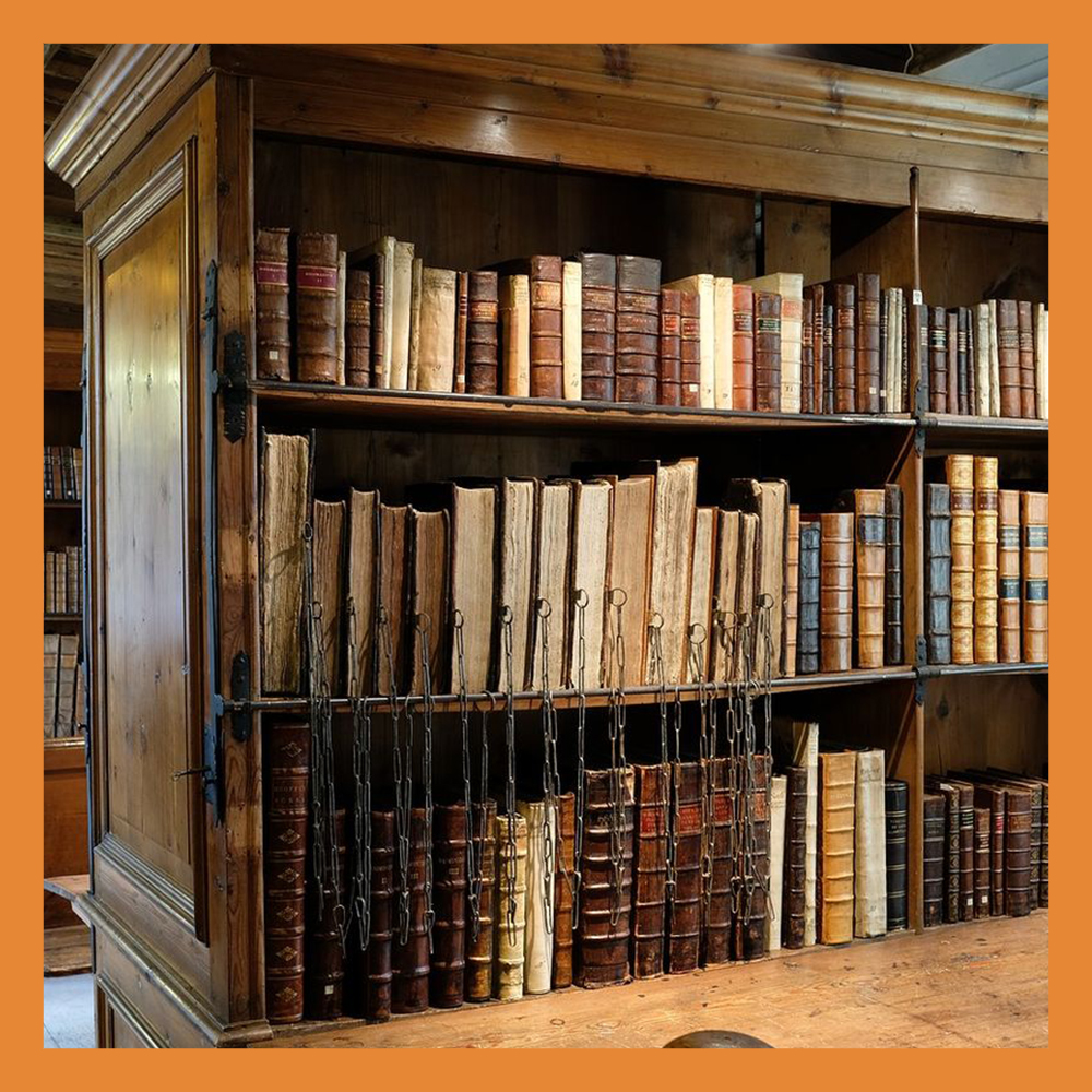 В 1793 году открылась первая публичная библиотека в Калуге