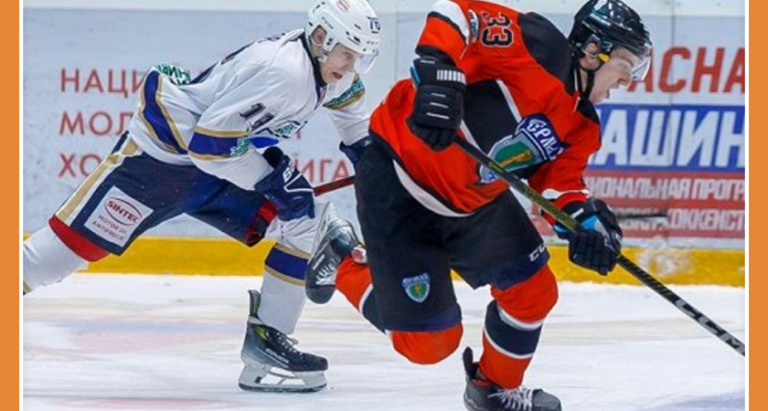 НАШИ ХОККЕИСТЫ ОСТУПИЛИСЬ