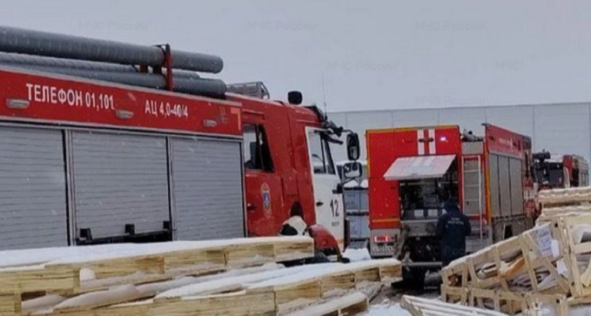 Крупный пожар на бывшем заводе Volkswagen в Калуге