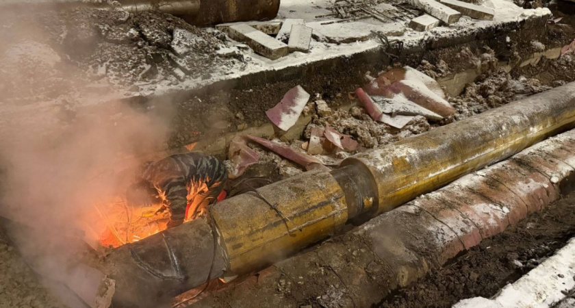 В Калуге повторная авария на теплосетях оставила без отопления десятки многоквартирных домов