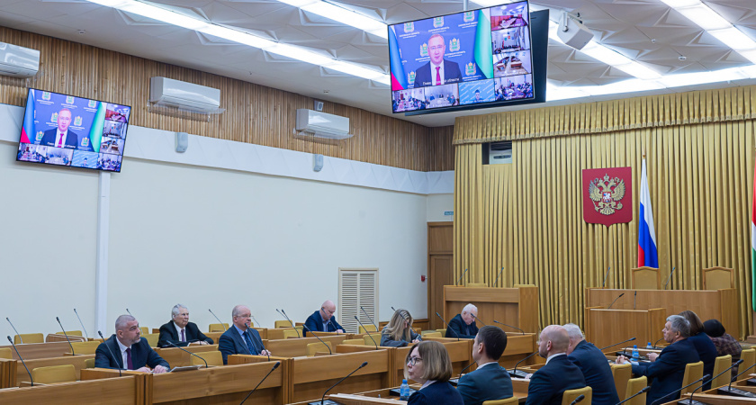 Владислав Шапша потребовал от профильных ведомств ускорить модернизацию коммунальных сетей области