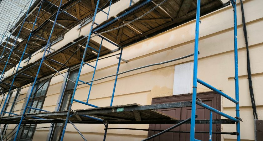 В Калуге за год отремонтировали многоквартирные дома на 1,2 миллиарда рублей