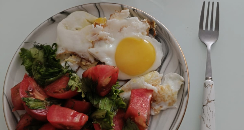 Яичница больше не прилипнет: роковая ошибка с разогревом сковороды, которую большинство совершают по незнанию