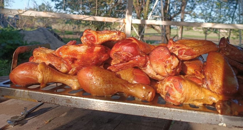 Курица просто тает во рту: плеснула 300 мл — и даже грудка сочная, никаких дорогих маринадов