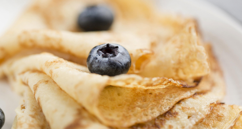 Блинчики всегда будут тонкими и «дырчатыми», если не совершать 5 основных ошибок, на которые многие не обращают внимание и совершают их