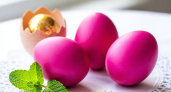 Эффект "дорого-богато": сияющие яйца на пасху в трендовом цвете "фуксия" — хит 2026 года