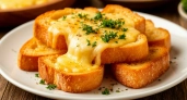 Чесночные гренки с сыром к супу или в салат — батон и 10 минут времени, а вкус как в ресторане