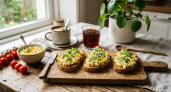 Горячие бутерброды за 15 минут: 2 вкусных варианта на завтрак и с собой на перекус