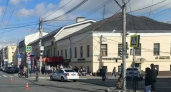 В Калуге мотоциклист без прав проехал на красный свет, сбил пешехода и врезался в электровелосипед