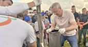 Жители Калужской области вместе с властями высадили юбилейную липовую аллею