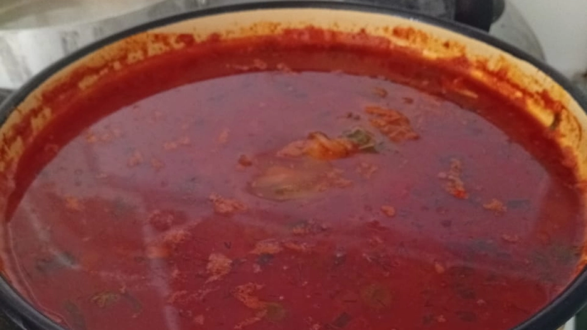 Борщ кисло-сладкий — нежный, насыщенный суп, который хочется есть и не останавливаться