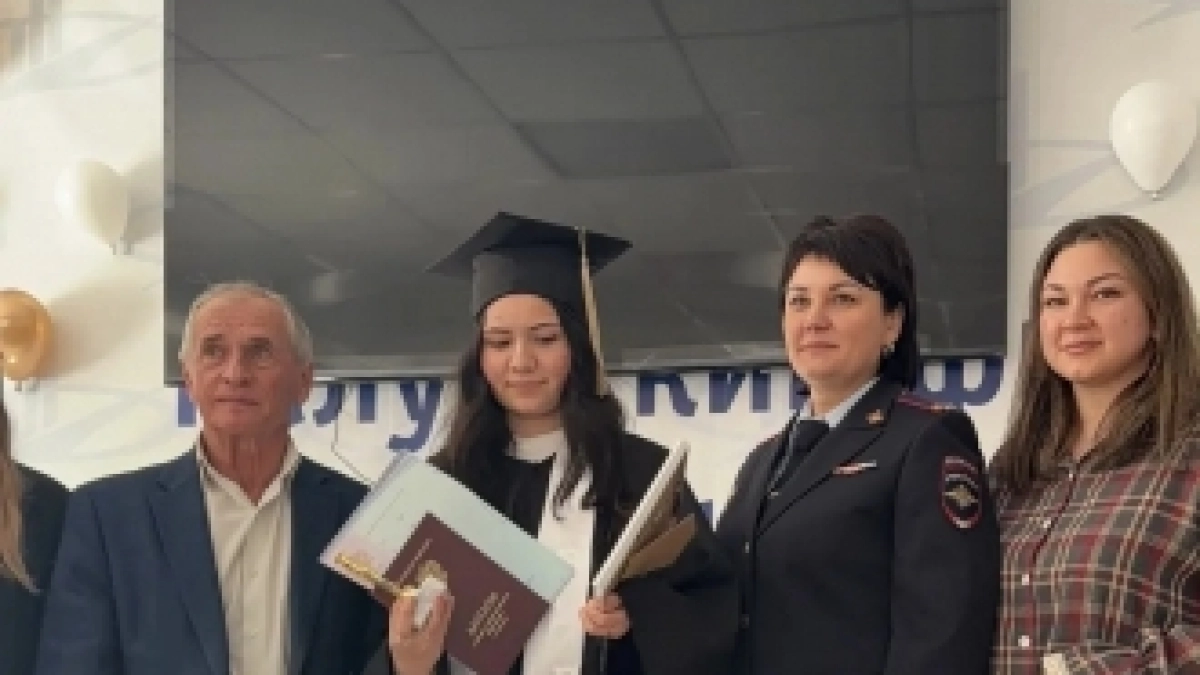 Полицейские встретились с выпускниками Калужского филиала МФЮИ