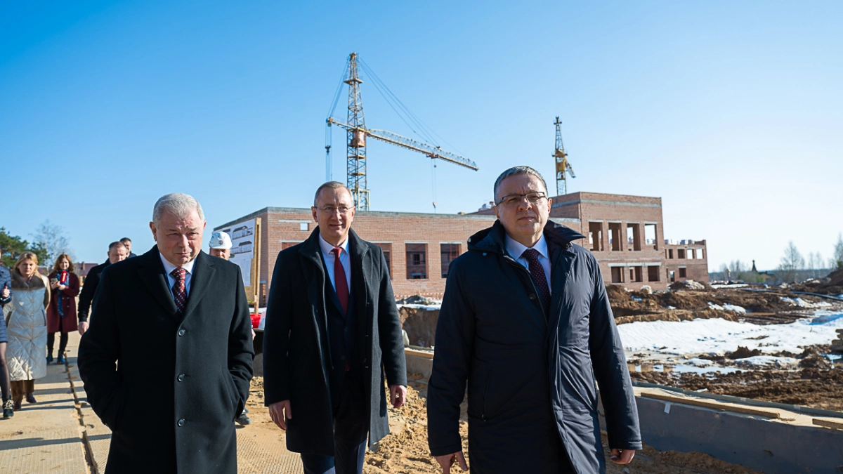 Владислав Шапша проверил ход строительства двух новых школ в Калуге