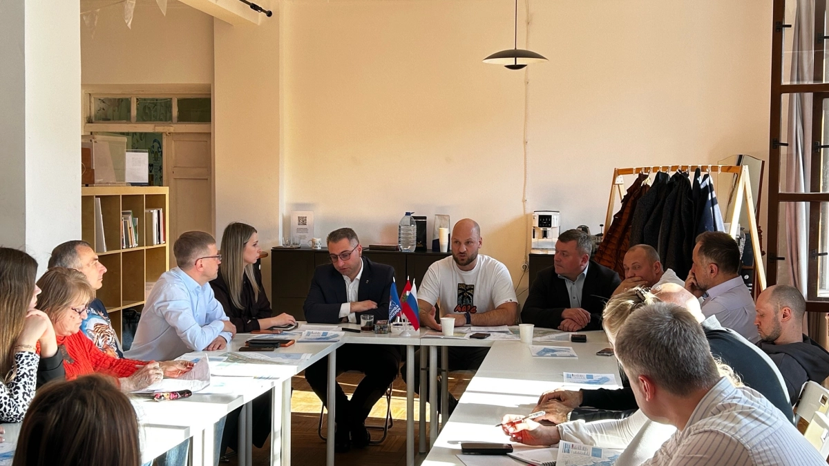 В Калуге прошла встреча по вопросам обновления сквера Волкова и набережной Яченского водохранилища