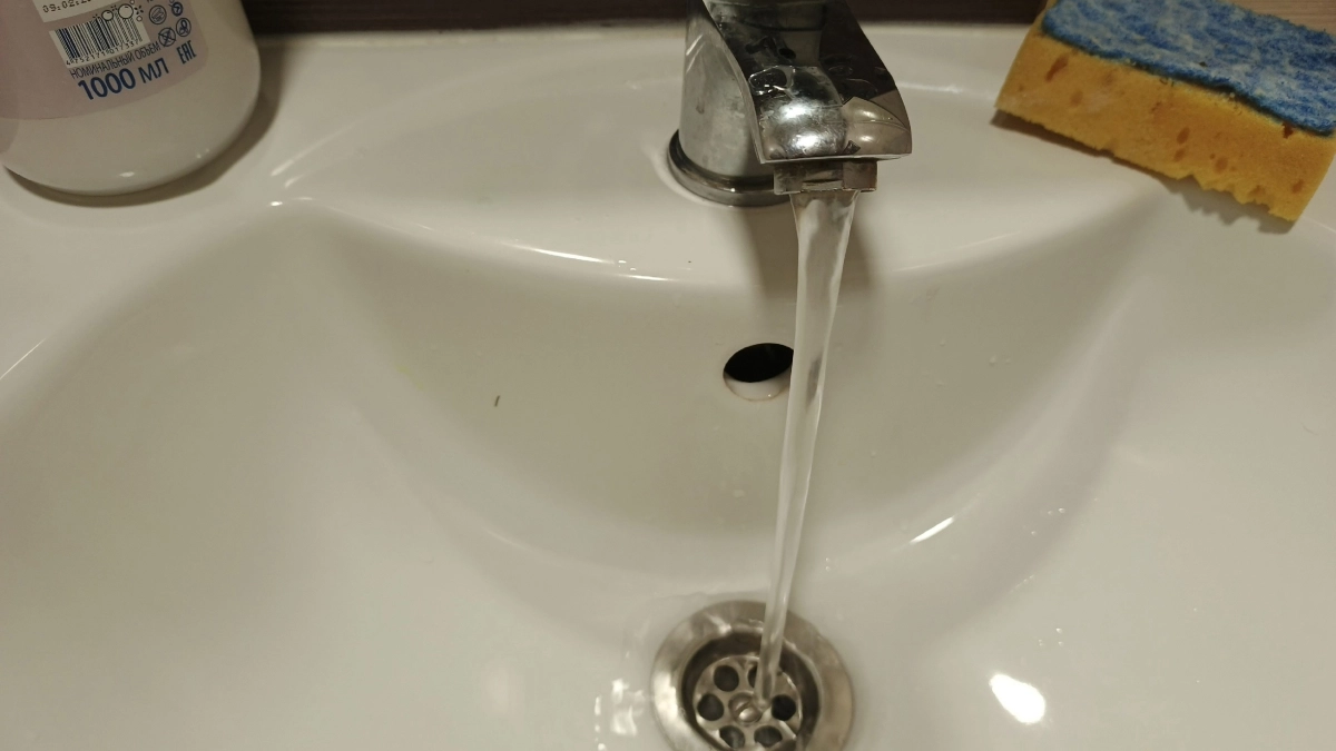 Расходы на воду уменьшатся на треть, если воспитаете в себе эту главную привычку