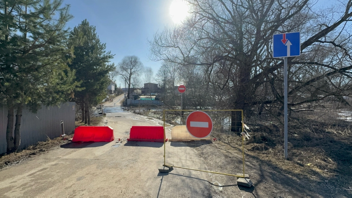 В Калуге спасатели круглосуточно следят за паводковой ситуацией на подтопленных переправах