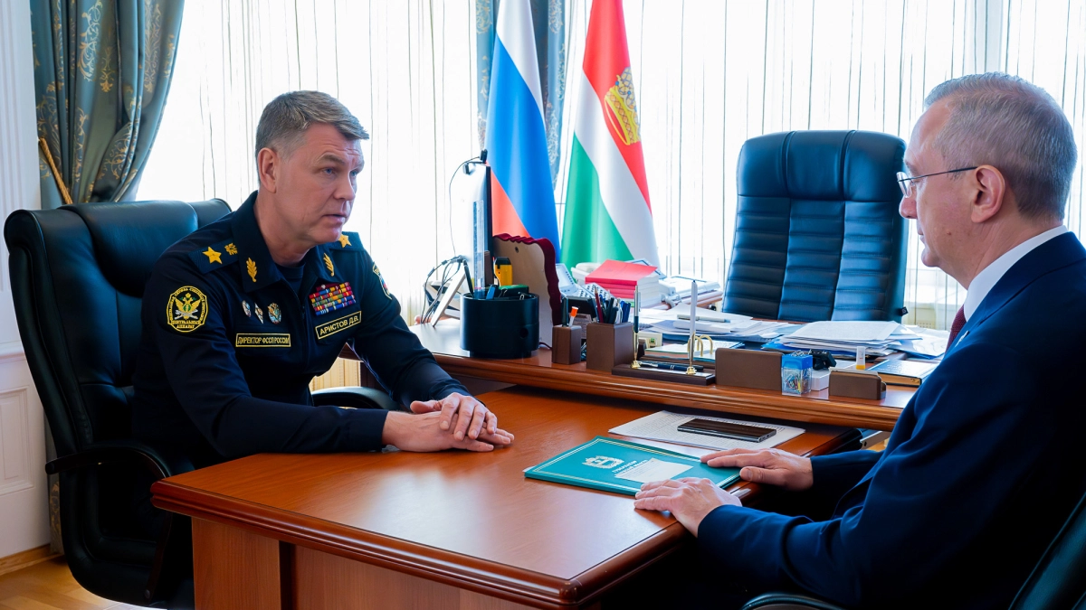 Владислав Шапша и Дмитрий Аристов обсудили работу судебных приставов в Калужской области