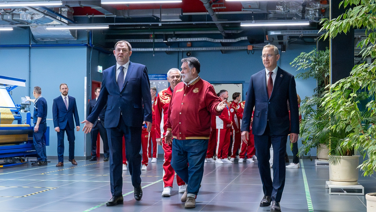 Владислав Шапша встретился с героями Зимних Паралимпийских игр 2026 года