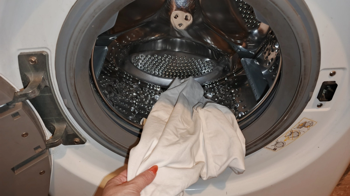 Всего пара капель аптечного средства превращает копеечный порошок в супер-эффективный! Мои вещи чистейшие