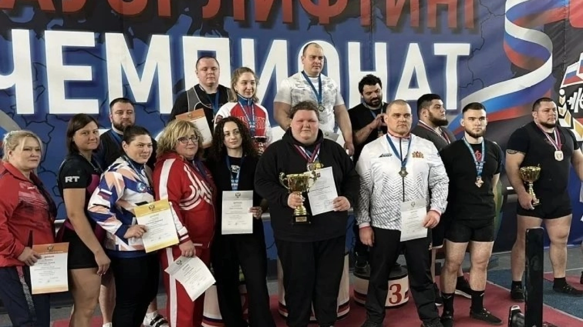 Калужские пауэрлифтеры привезли шесть медалей и два рекорда России с чемпионата страны в Москве