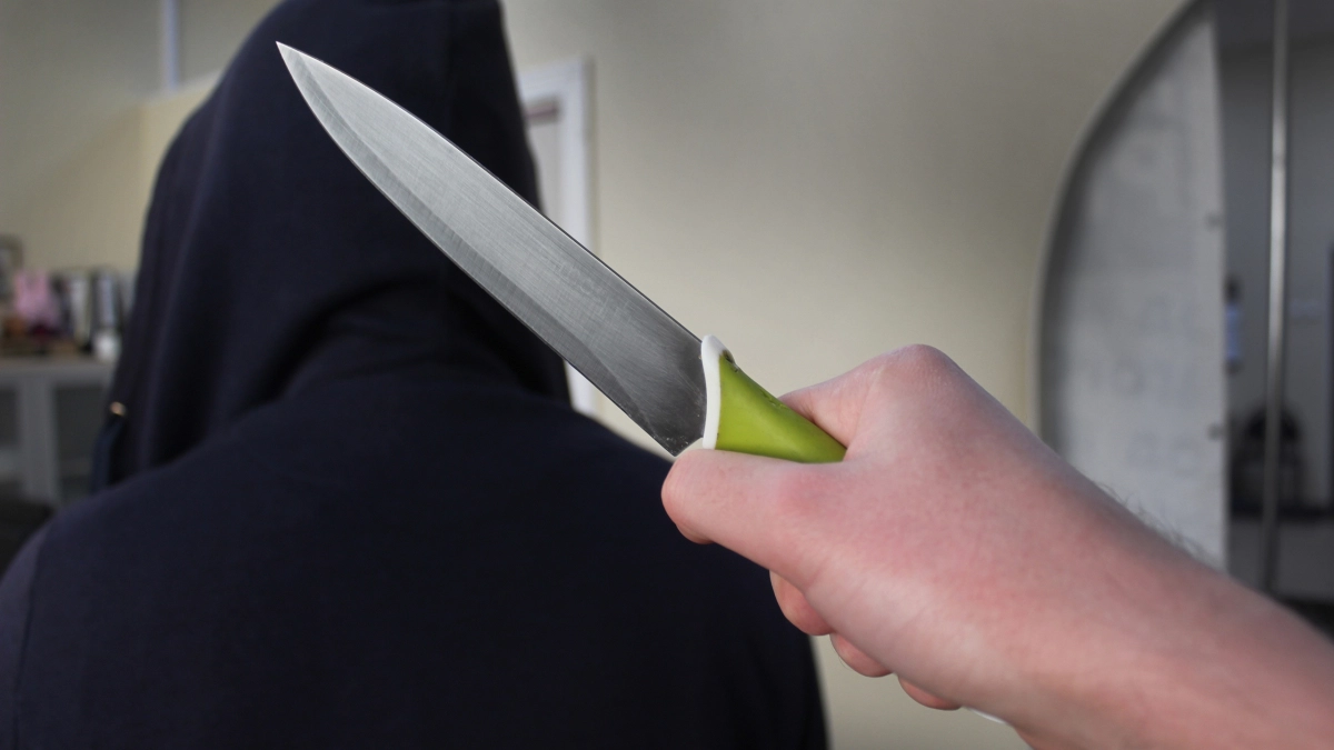 В Калужской области арестован 37-летний мужчина за попытку убийства коллеги ножом во время пьяной ссоры