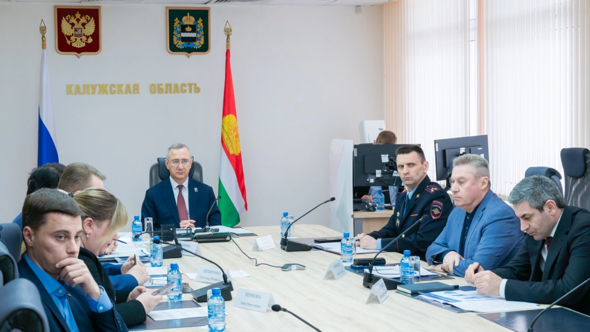 Смертность в ДТП должны сократить вдвое: Владислав Шапша принял участие в заседании по безопасности дорожного движения