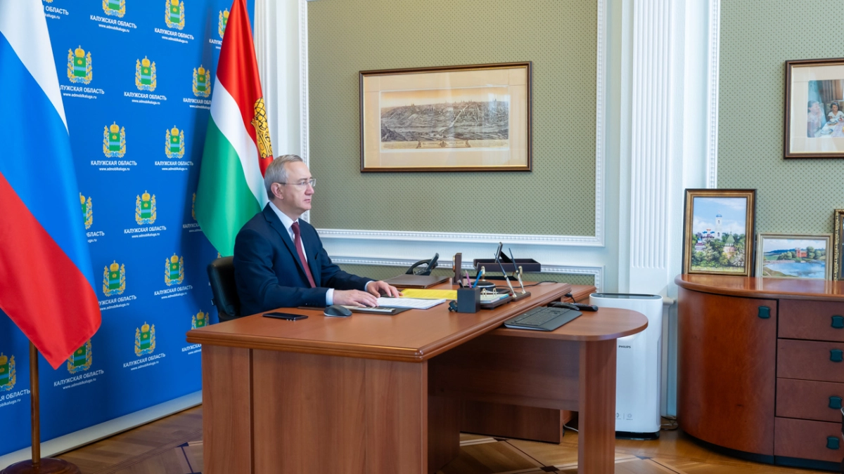 Владислав Шапша поручил завершить субботники и взять под круглосуточную охрану все мемориалы