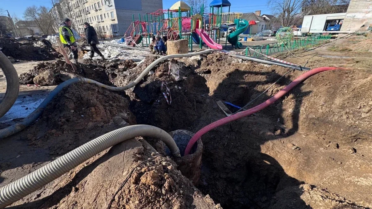 На улице Промышленной в Калуге начали обновление аварийной подземной магистрали без вскрытия асфальта
