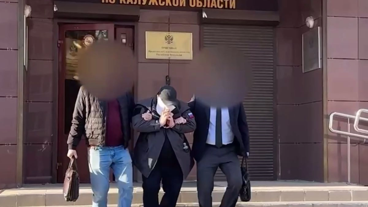 Экс-глава "Калугадорзаказчика" получал почти 250 тысяч рублей в месяц, но не удержался от взяток