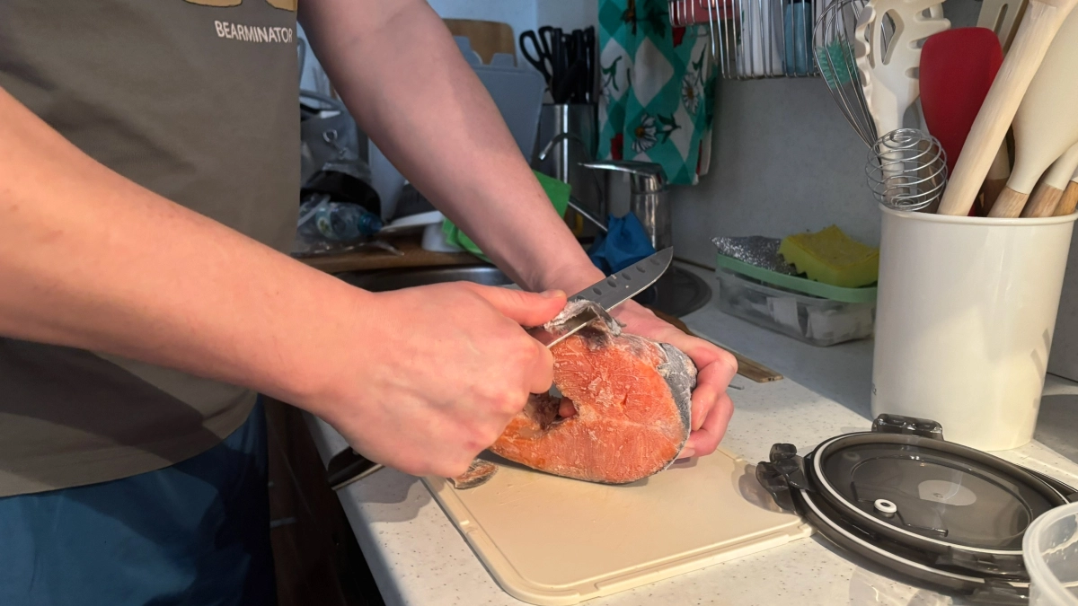 Любую рыбу чищу руками, без ножа и кипятка: кухня всегда остается чистой - испанский рабочий метод
