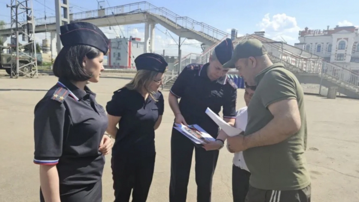 Калужские полицейские предупредили подростков о смертельной опасности зацепинга в рамках акции "Опасное увлечение"