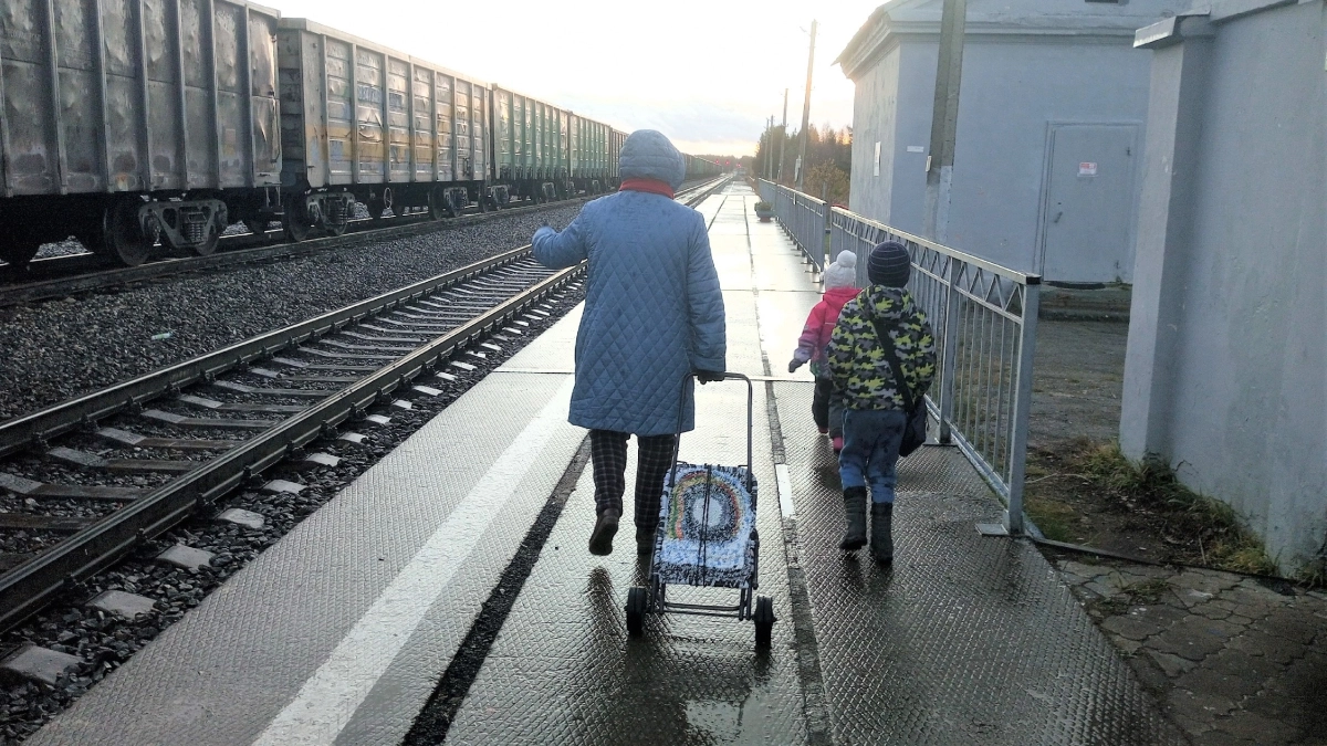 Дети теперь могут ехать в поезде одни: РЖД запустили услугу перевозки детей без родителей
