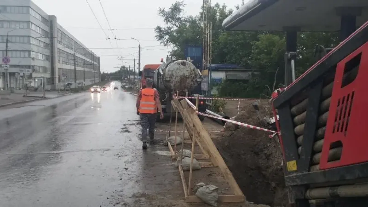 Калуга меняет ржавые трубы на современные магистрали без перекопов: готовность объекта на Московской достигла 64%
