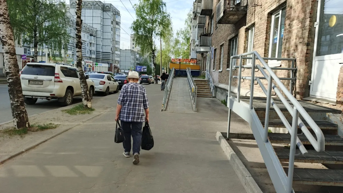 С кем на самом деле должны жить пожилые люди после 70 лет