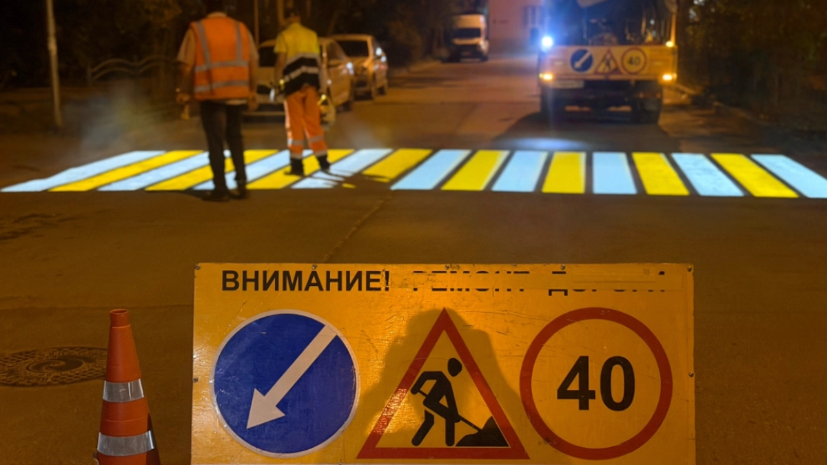 Дмитрий Денисов проинспектировал нанесение дорожной разметки у школ в Калуге
